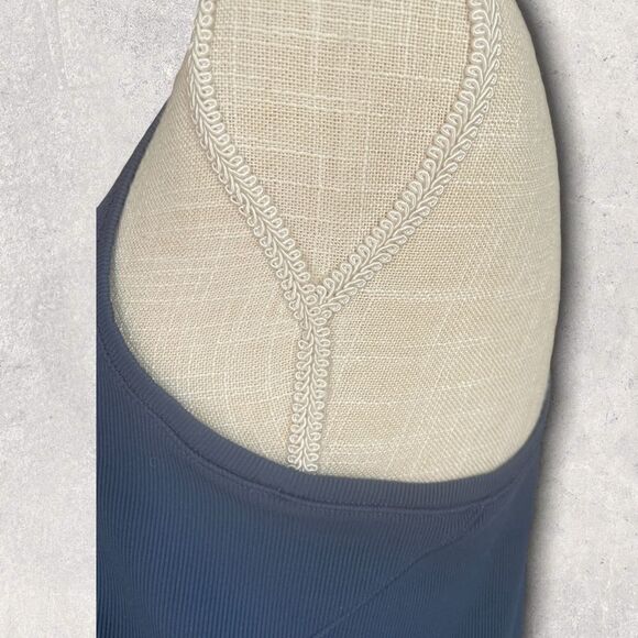 Athleta | EUC Women’s Crop Tank Size Medium M in Blue - Picture 6 of 7